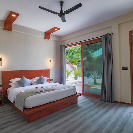 Sunny Breeze View 호텔 Hangnaameedhoo 외부 사진