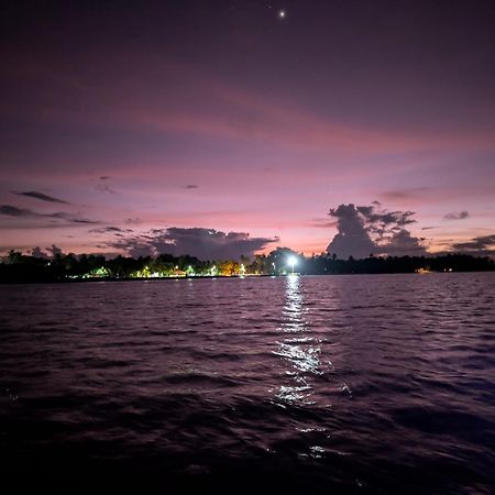 Sunny Breeze View 호텔 Hangnaameedhoo 외부 사진