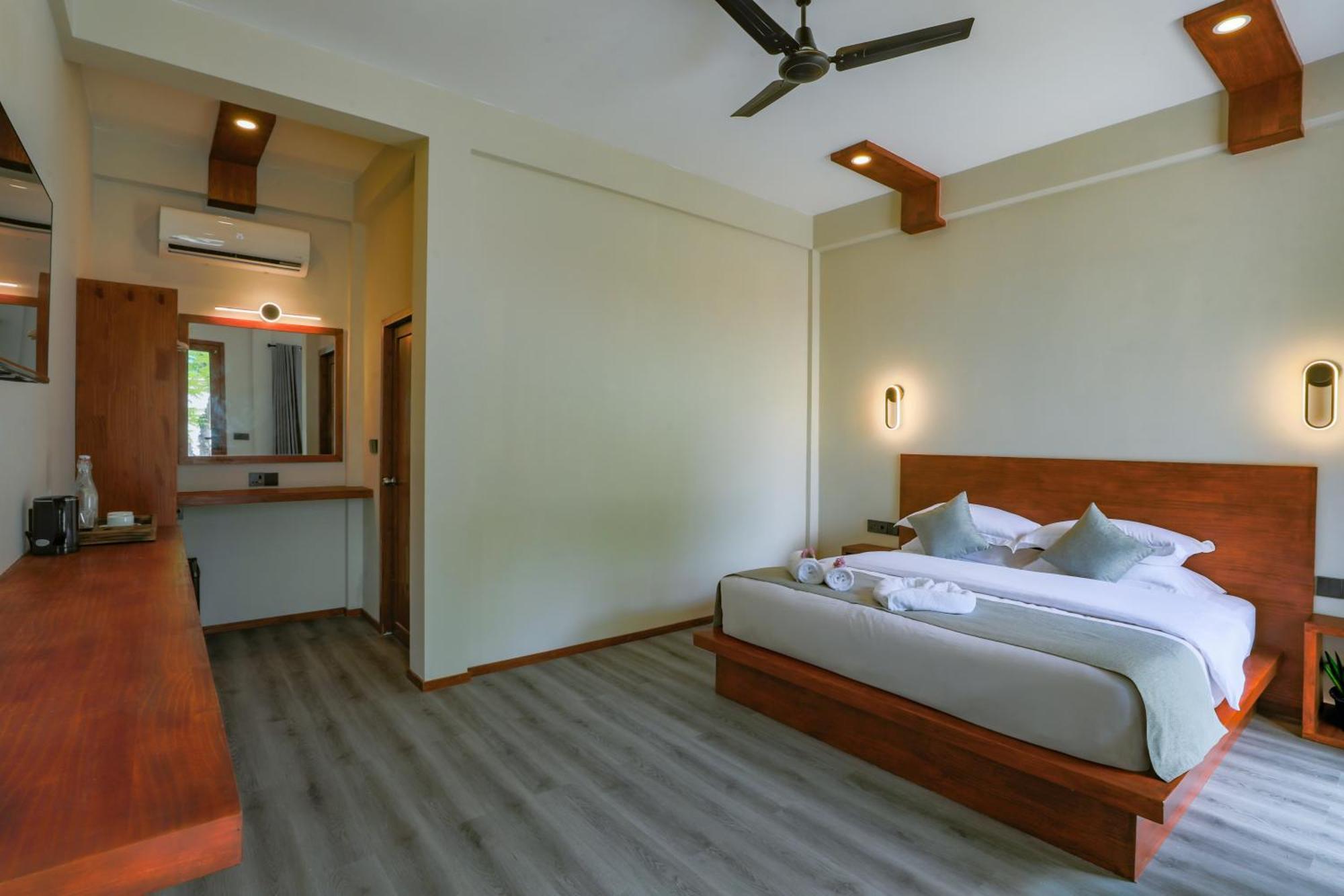 Sunny Breeze View 호텔 Hangnaameedhoo 외부 사진