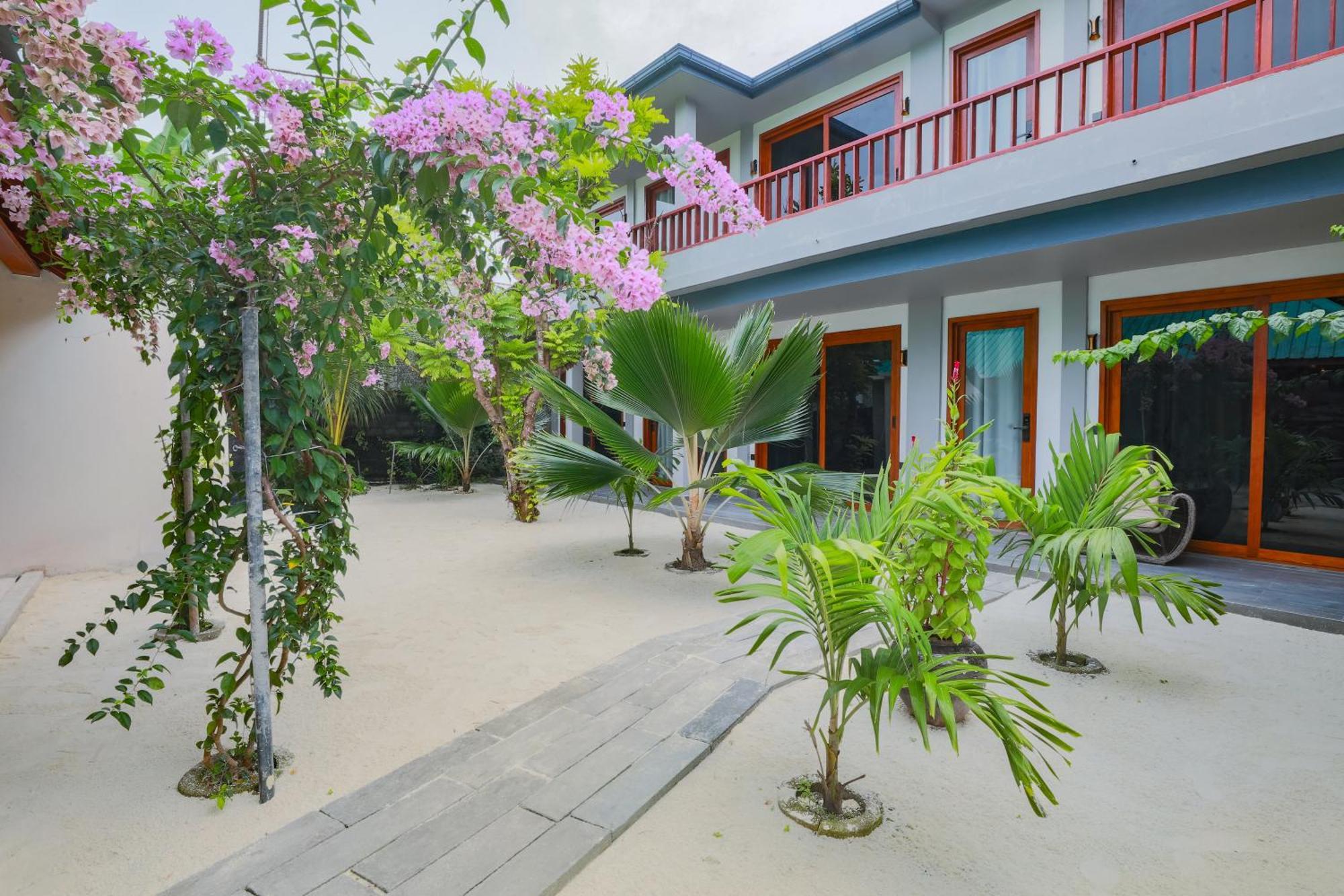 Sunny Breeze View 호텔 Hangnaameedhoo 외부 사진
