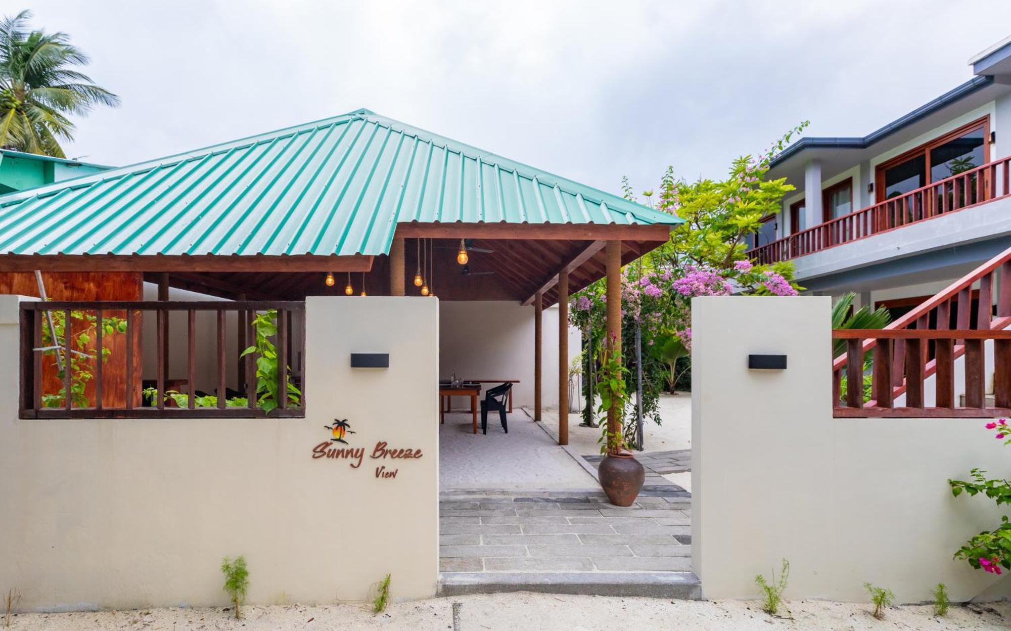 Sunny Breeze View 호텔 Hangnaameedhoo 외부 사진