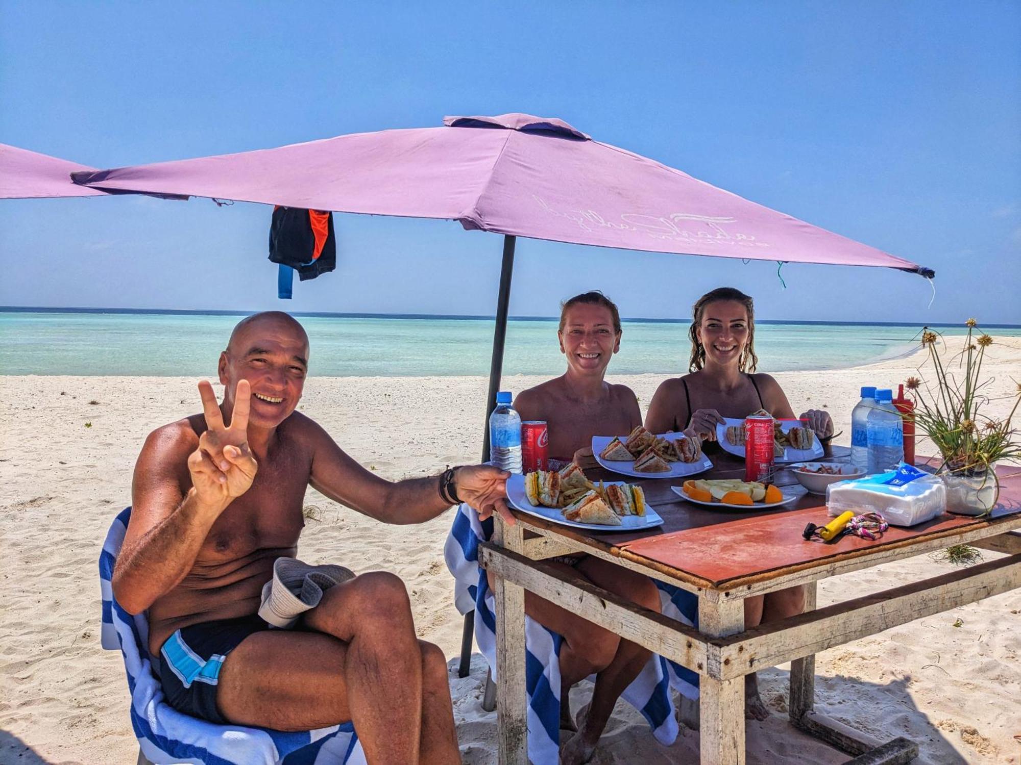 Sunny Breeze View 호텔 Hangnaameedhoo 외부 사진