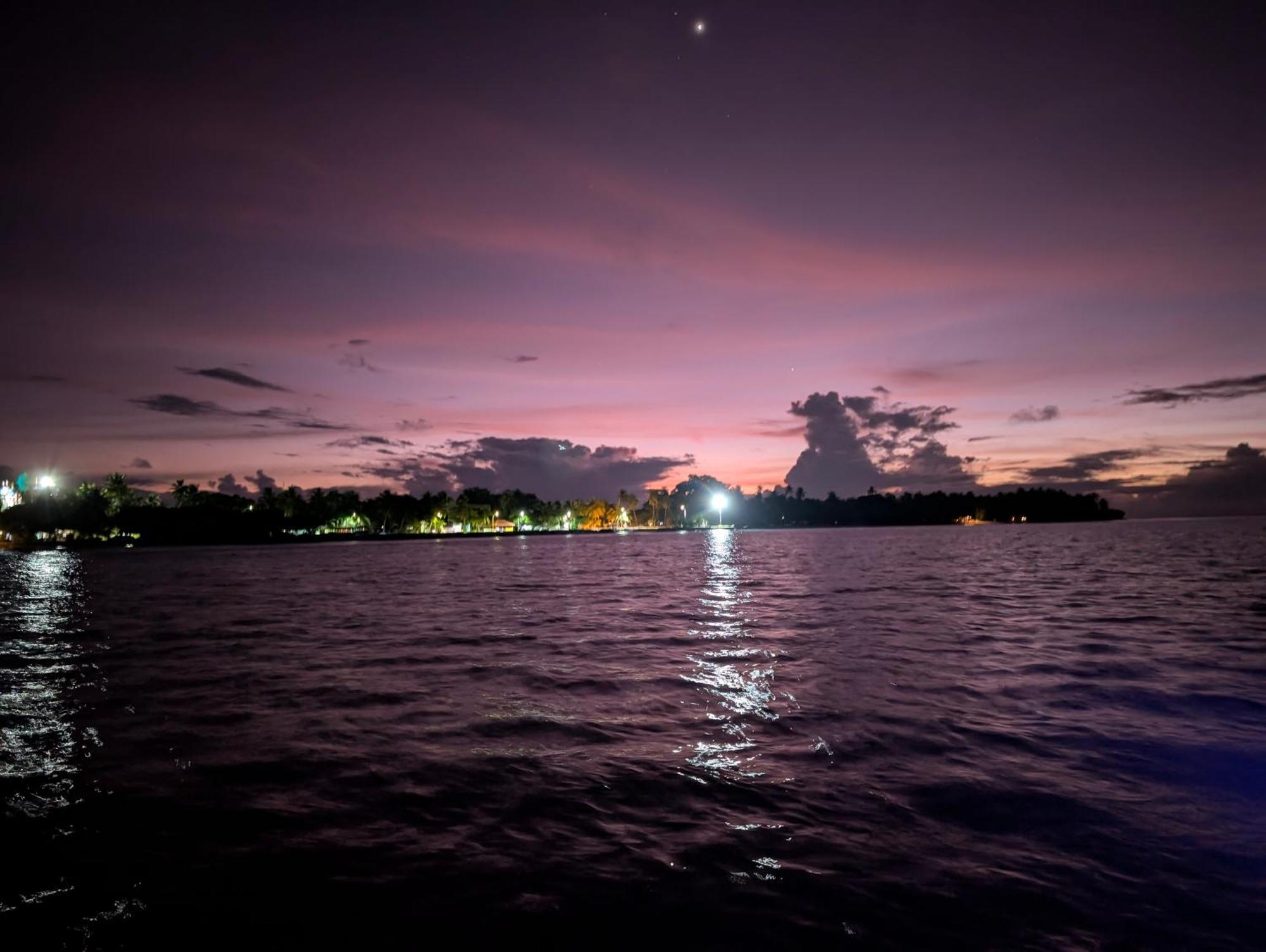 Sunny Breeze View 호텔 Hangnaameedhoo 외부 사진